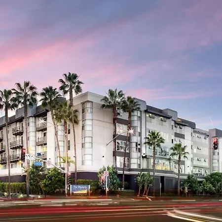 Villa Marina - Modern & Immaculate, Spacious, Gated Condo With Fireplace Pool, Gym, 2 Master Bedrooms
